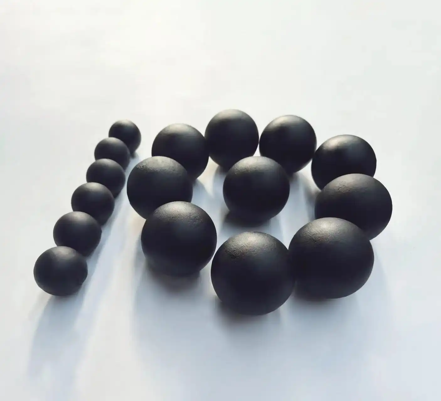 Forged vs. Cast Grinding Balls: A Comparison