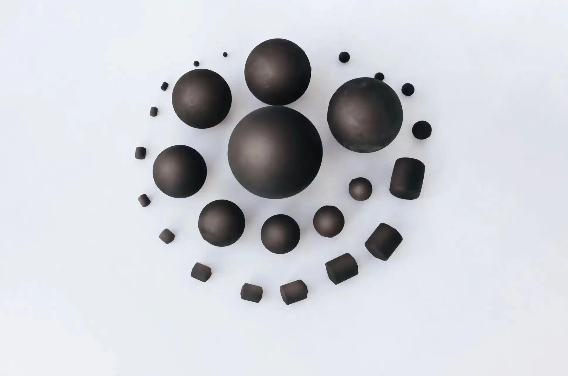 How do you choose the right grinding media for your mill?