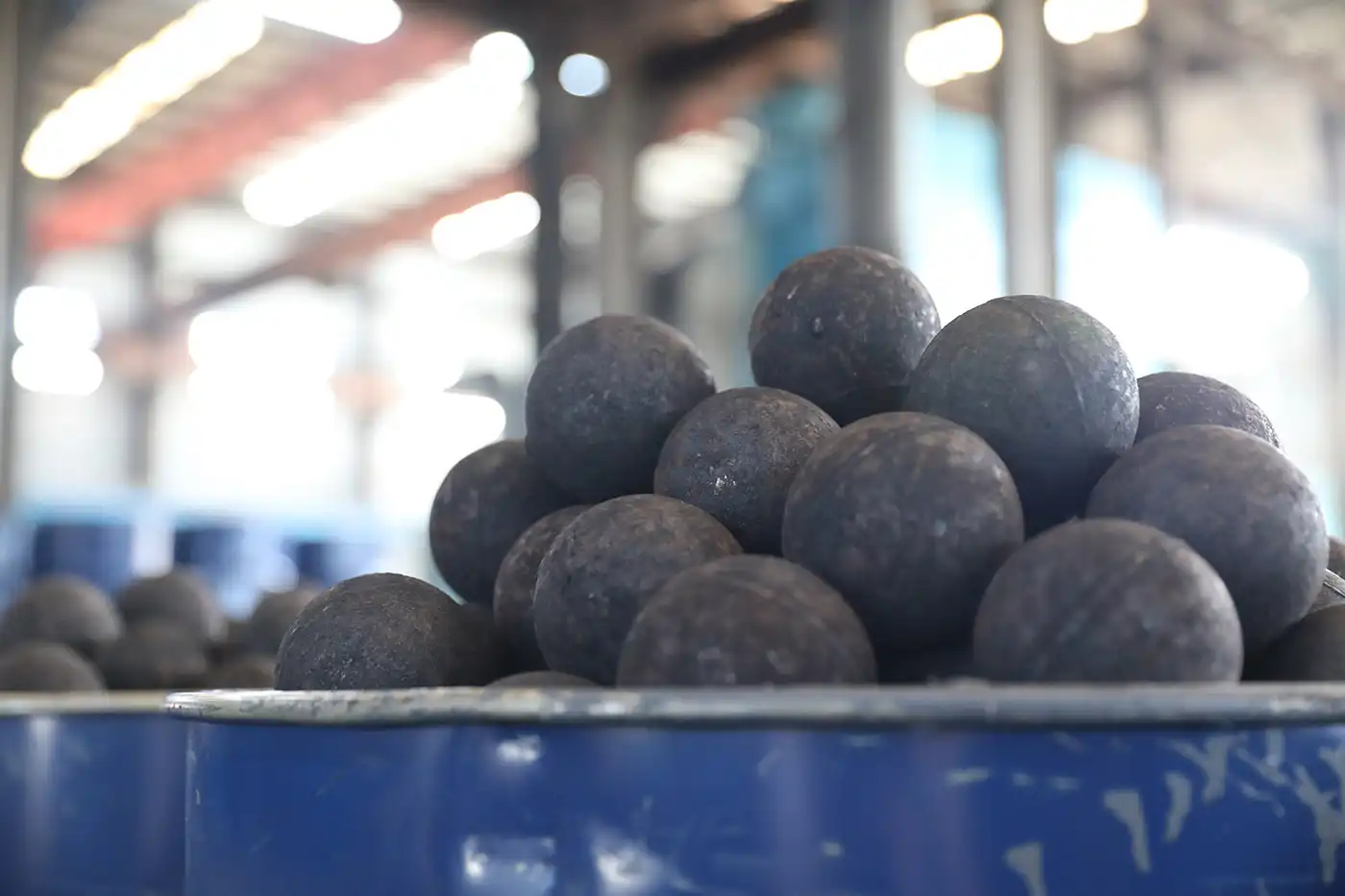 What are the best types of balls for cement milling?